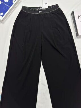 Alo Yoga Suit Up Trouser Size M，Womens Black Pants Alo Pants Brand New